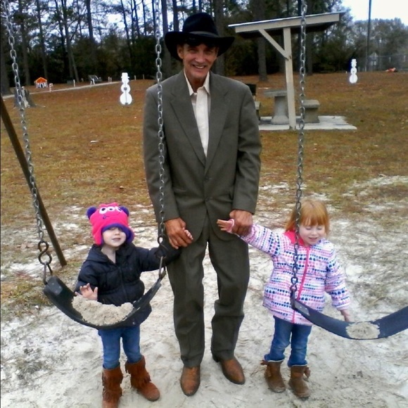 Meet your Posher, Anna Sitton Rogers - Picture 2 of 3